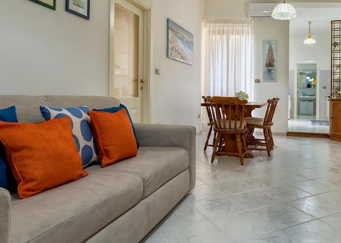 Sardinia Re - Corso 32 *