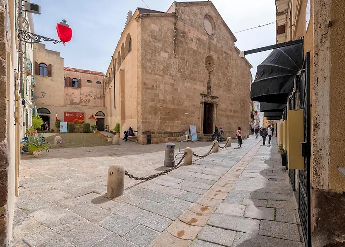 Sardinia Re - Corso 32 *