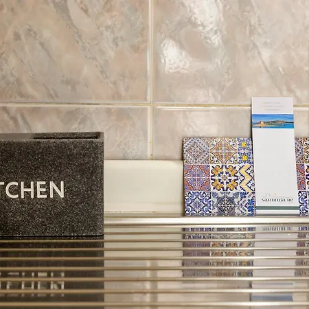 Sardinia Re - Corso 32 *